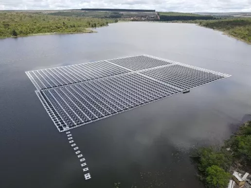 Usinas Fotovoltaicas Flutuantes 1 UFVs com 2 GW